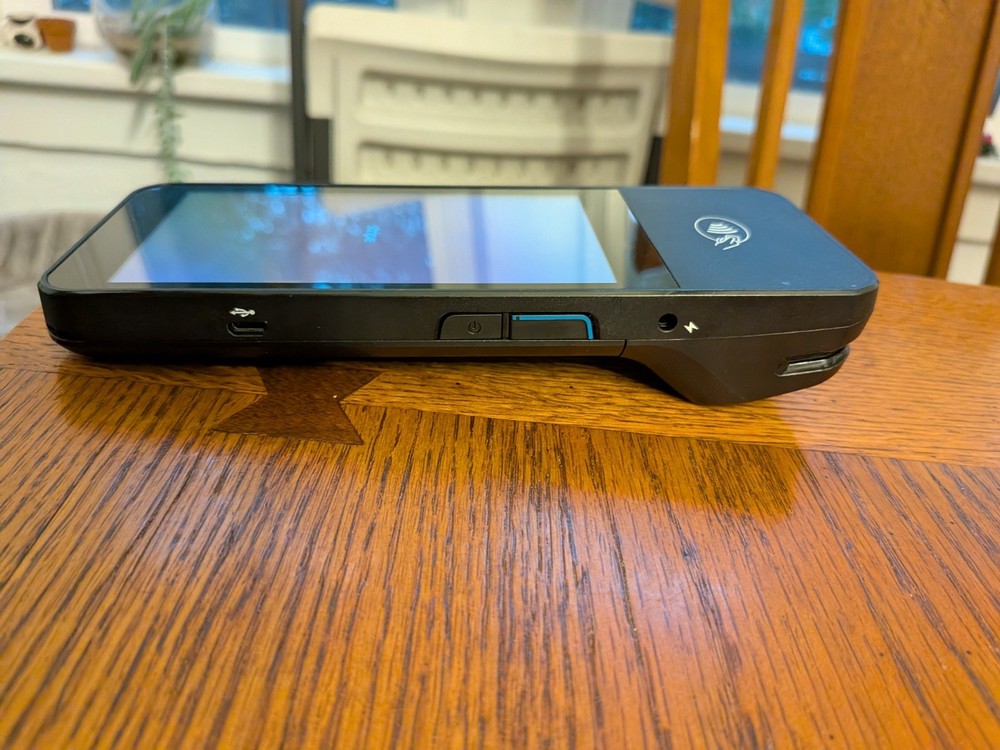 Wise POS E Card Reader, Handheld Portable, NFC, Chip Reader, LCD Screen, Stripe