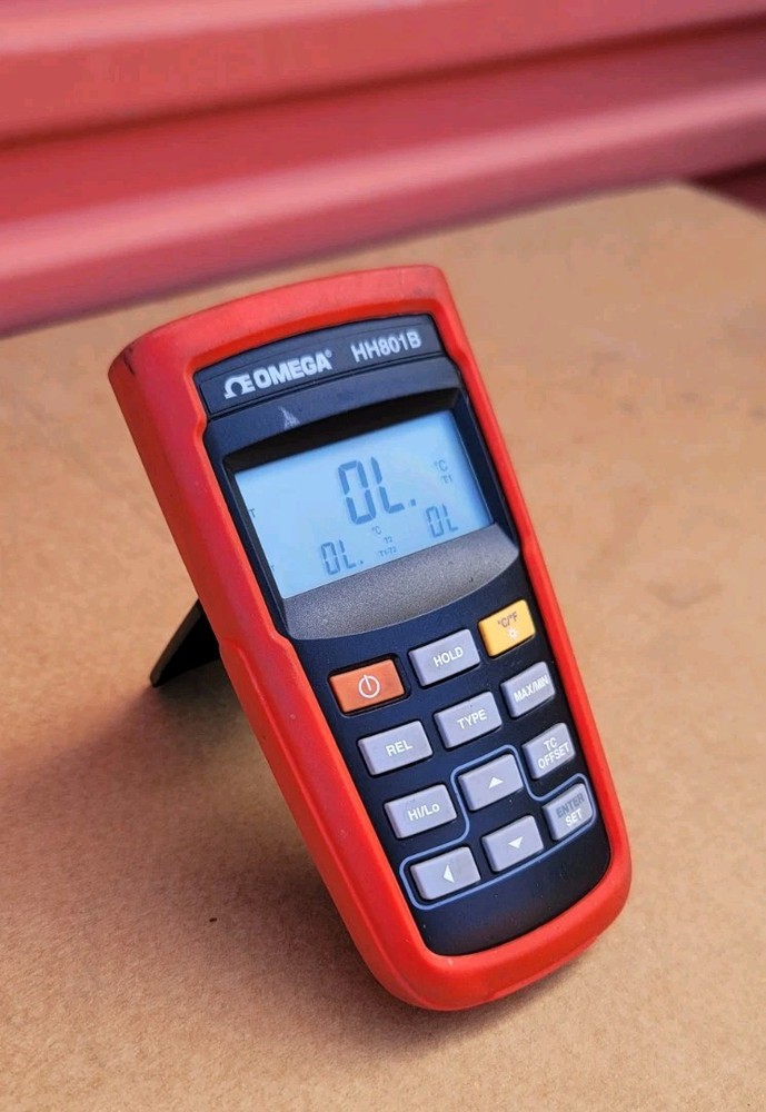 Omega HH801B Dual-Input Handheld Digital Thermometer