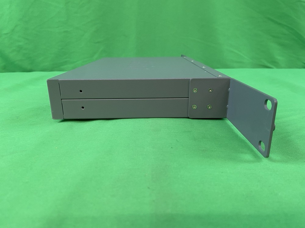 Juniper Networks SRX320 Rack Mountable Security Services Gateway Appliance-NO AC