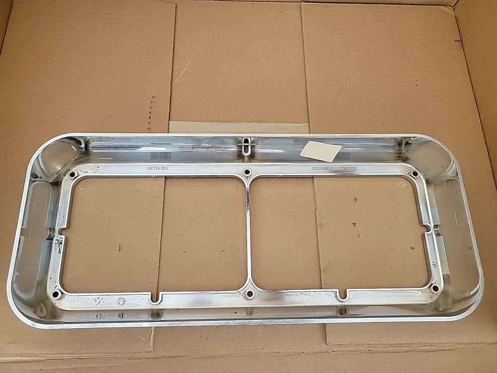 1995 Kenworth T800 Light Bezel 110411204