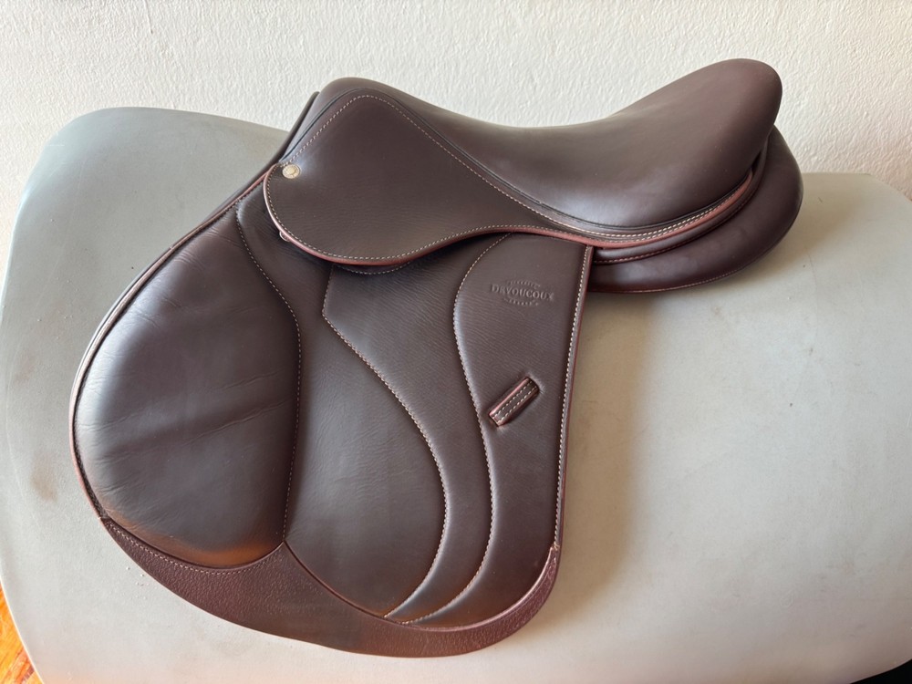 17" Devoucoux Biarritz O Saddle - 2AA - 2022 - Full Buffalo - Mint!