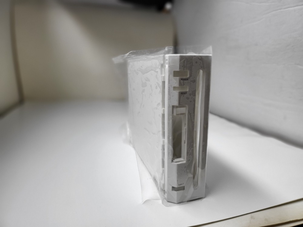 NEW White Wii Replacement shell casing Front & two sides (no buttons) #18Q