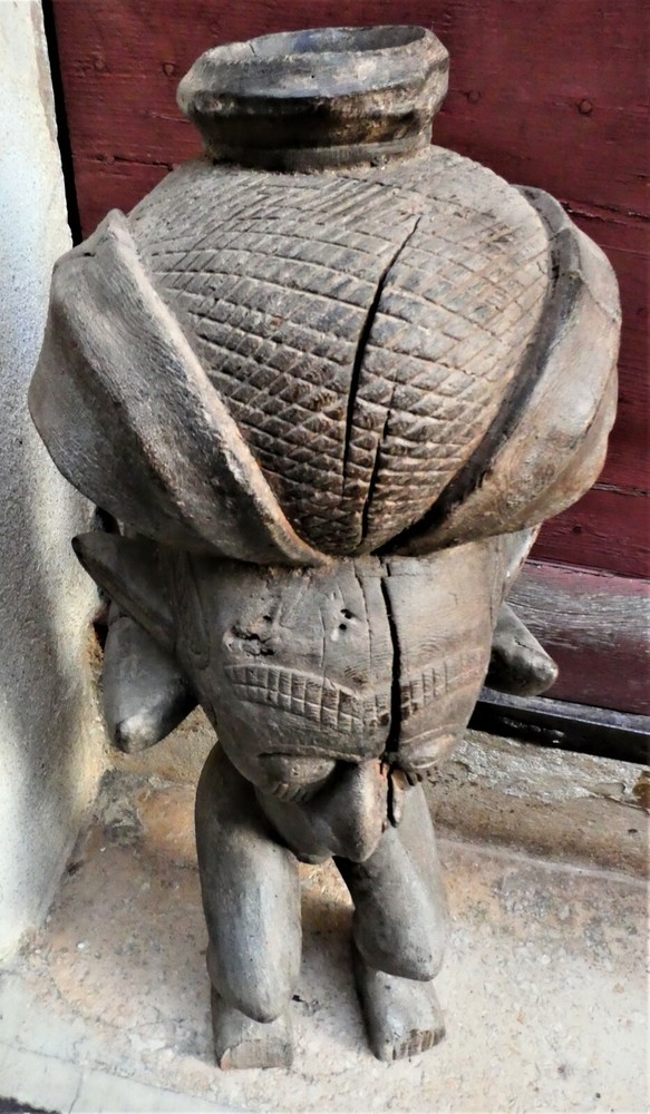 Ancient Kuba Zaire Dignitary Sculpture