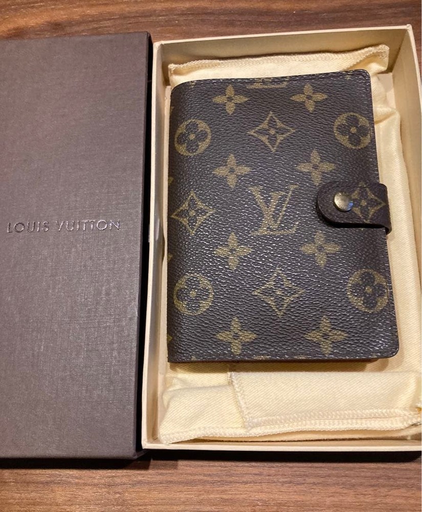 Used LOUIS VUITTON leather notebook cover