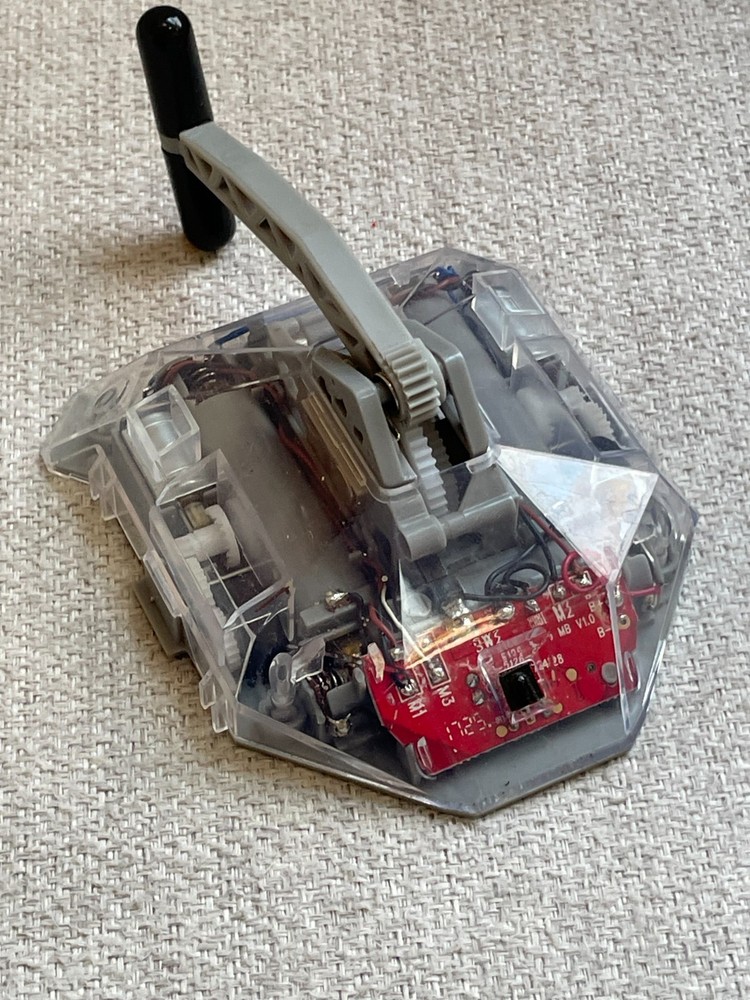 HEXBUG BATTLEBOTS BETA WITH REMOTE CONTROLLER TRANSPARENT RC ROBOT FIGURE READ