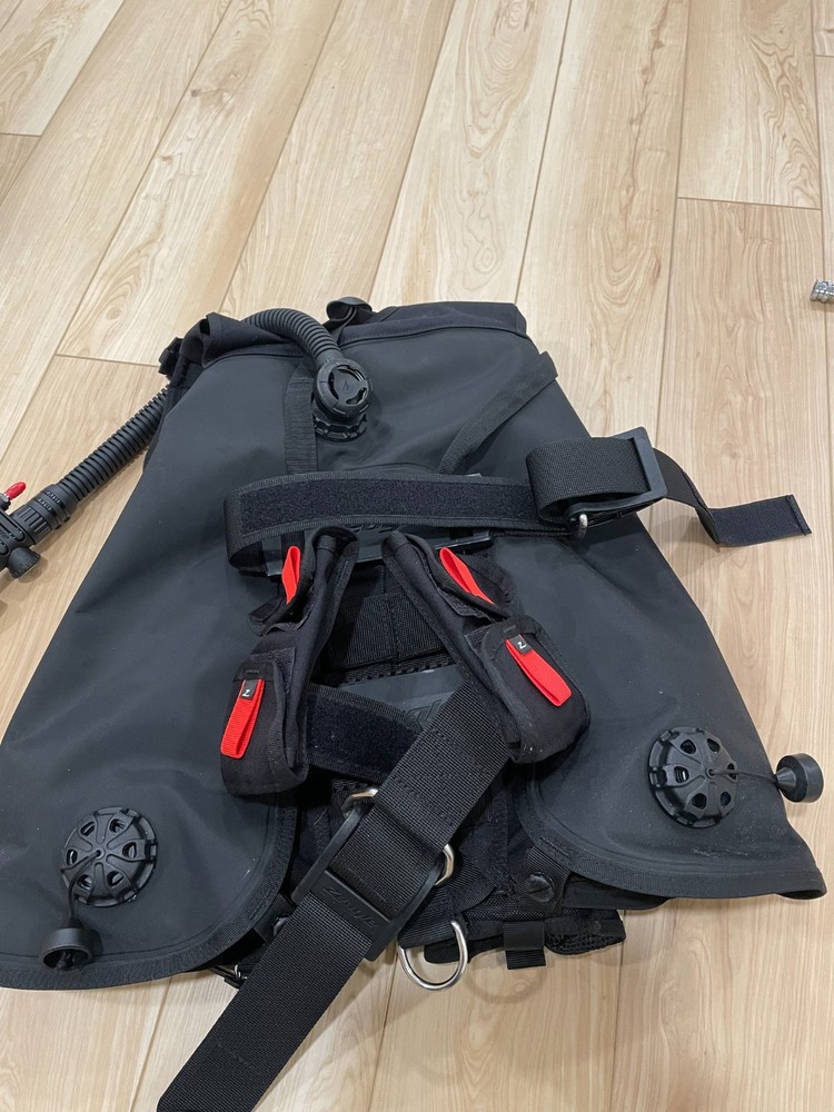 Zeagle Zena BCD Extra Small - ONLY 2 DIVES!!