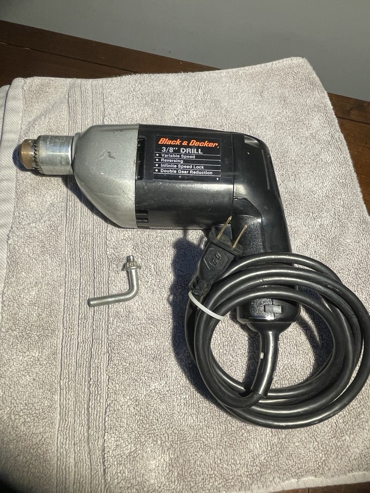 Black & Decker 3/8'' Drill Variable Speed Reversing Infinte Speed Lock