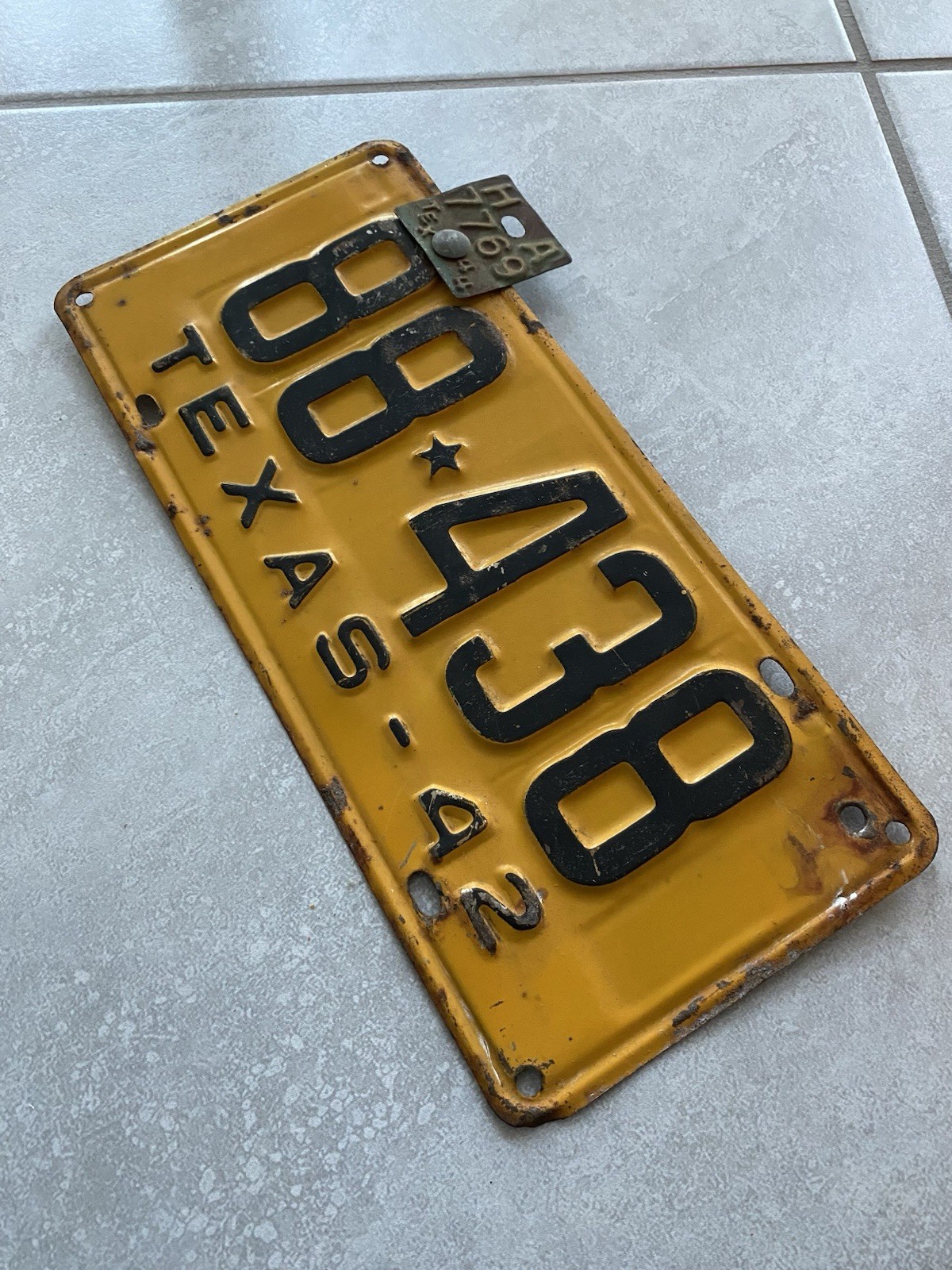Vintage 1942 Texas License Plate