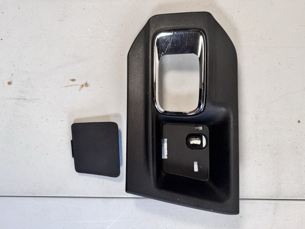 2013-2018 DODGE RAM DRIVERS LEFT SIDE DOOR INTERIOR HANDLE COVER TRIM OEM BLACK