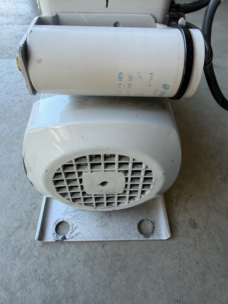Edwards Vacuum Pump Model E2M0.7/ IEC34-1