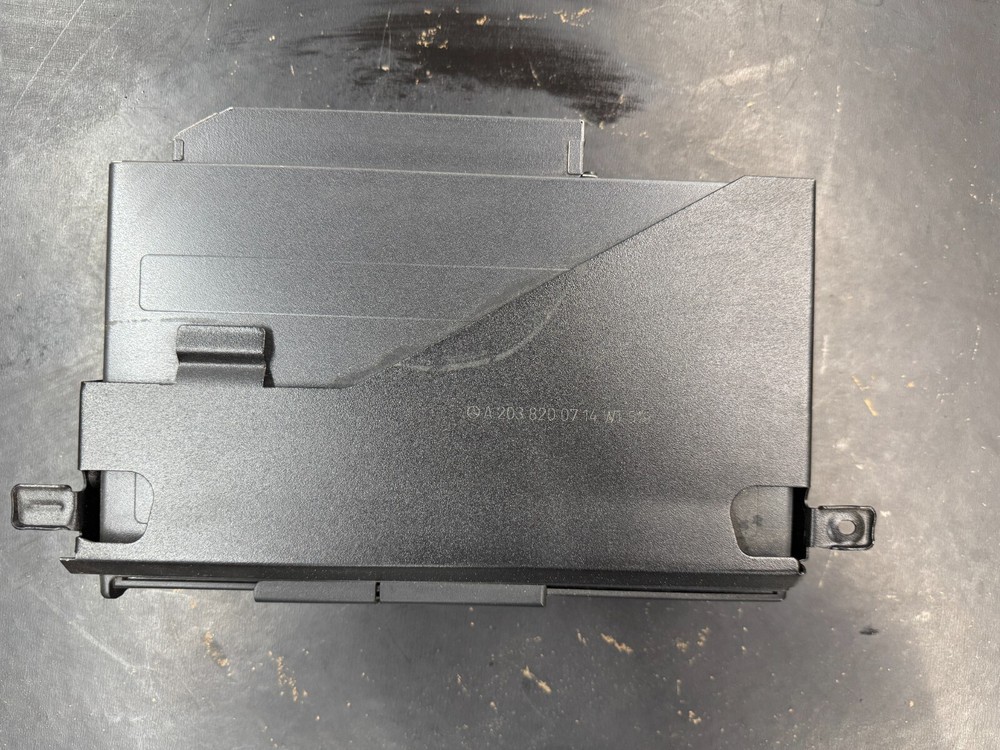 MERCEDES BENZ CD CHANGER