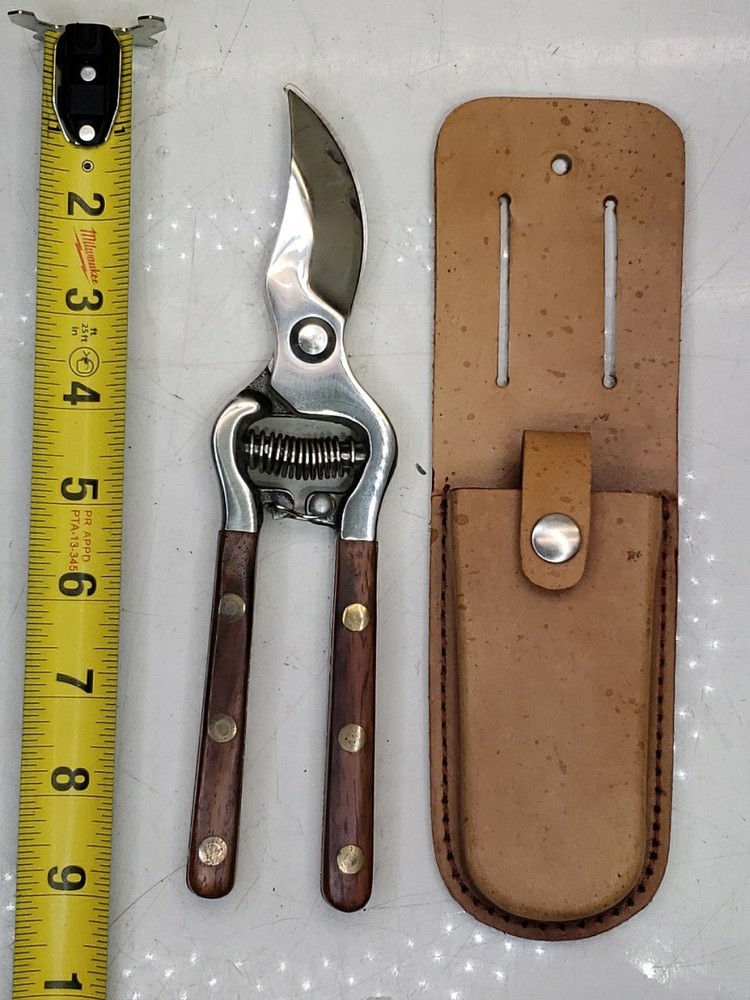 Kitchen Pruning Sheers Wood Handle Brass Thai (?)