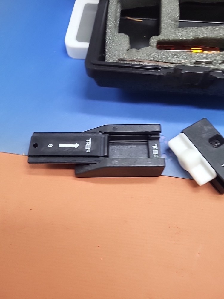 Thomas & Betts Versa - Trak Comminations Cable Intstalling Tool Kit No. UCCSK1 A