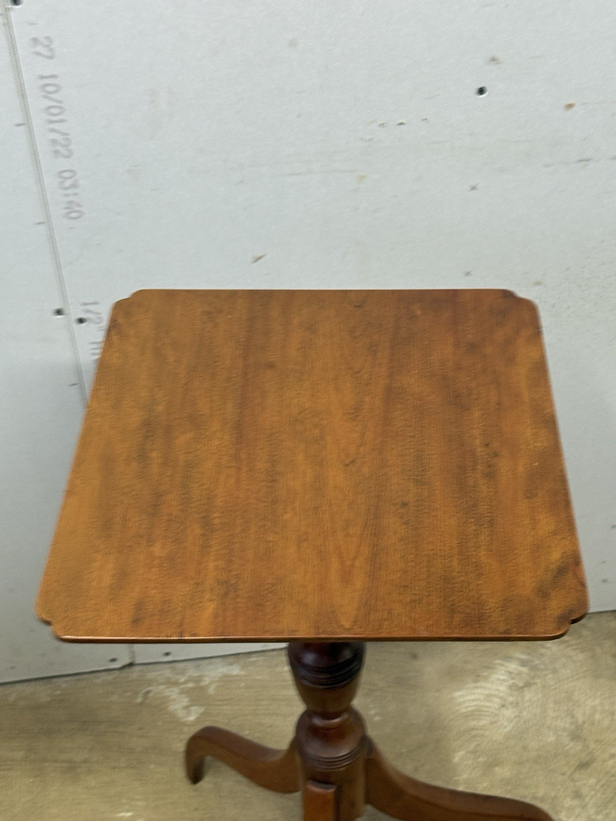 Antique New England maple federal cherry candle stand 1810 spider legs