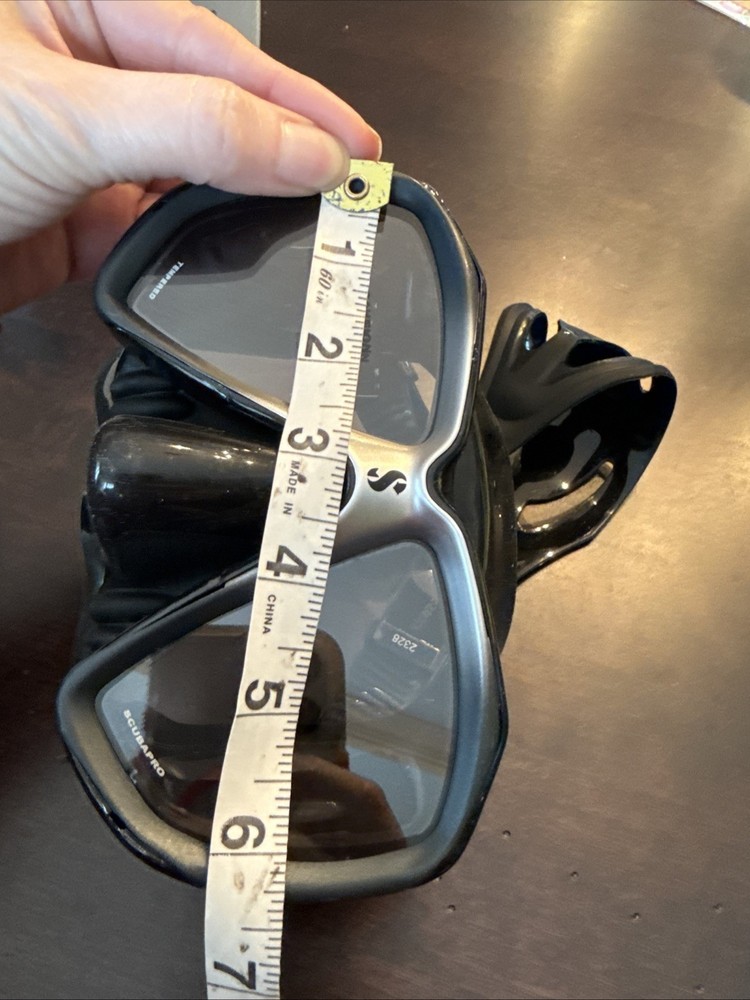 Scubapro Spectra Black / Silver Goggle Mask - Plastic Cracked Case