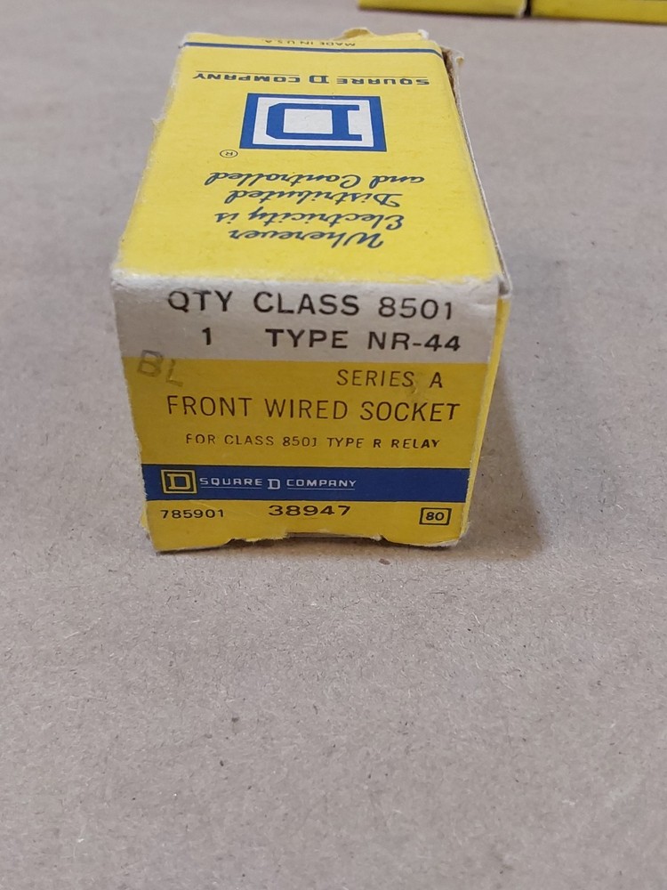 SQUARE D Class 8501, Type NR-44, SERIES A, FRONT WIRED SOCKET