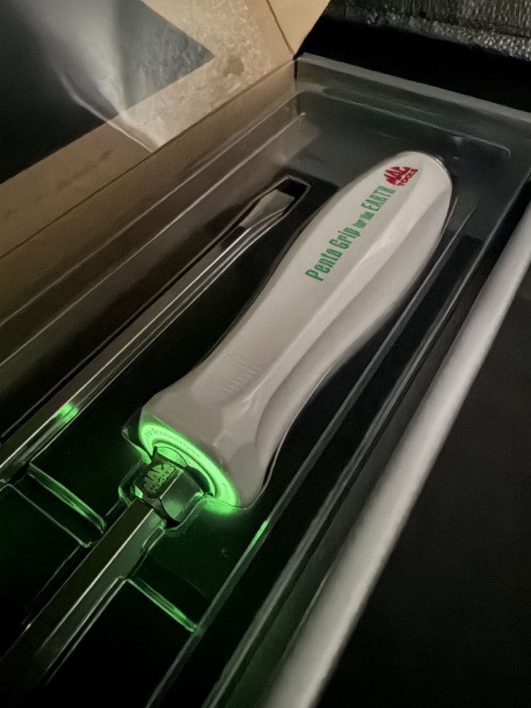 Mac Tools 2022 Striking Flat Screwdriver 2 Set Penta Grip White Hard Handle