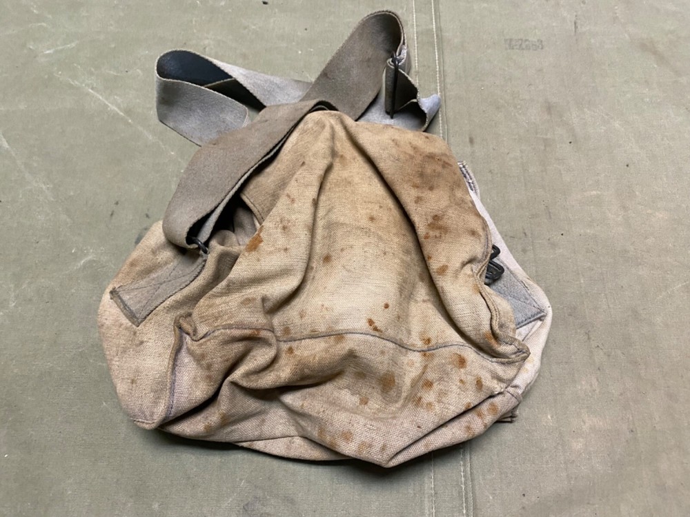 ORIGINAL WWII US NAVY MARK IV GAS MASK CARRY BAG