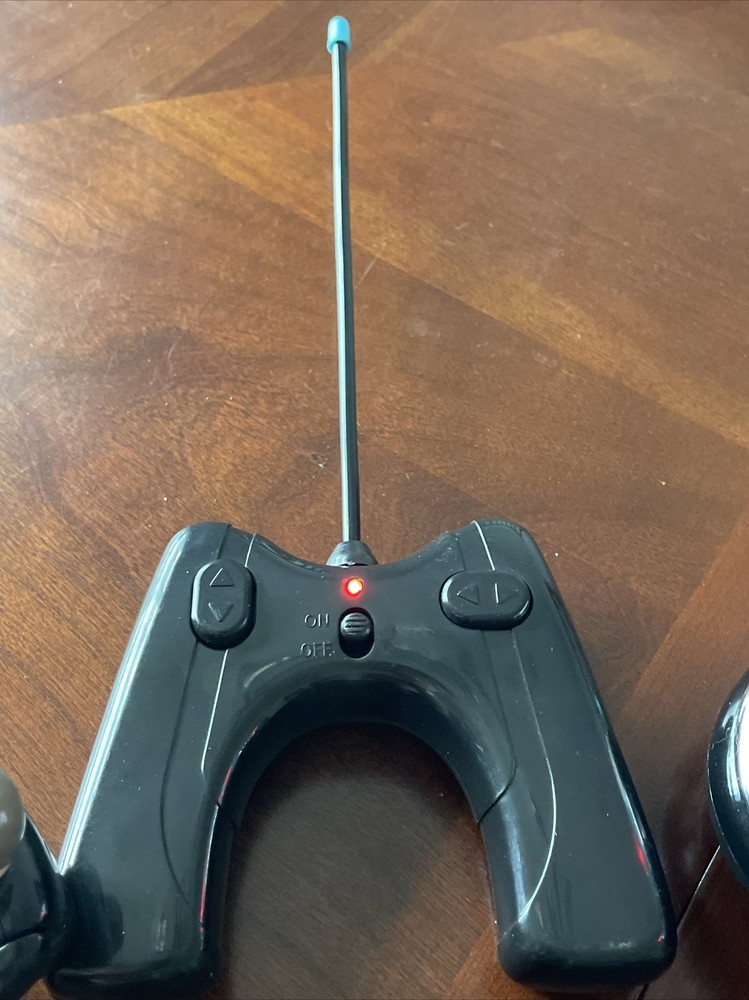 FAO Schwarz Remote Controlled Bumper Car RC Blue single controller & Red Driver