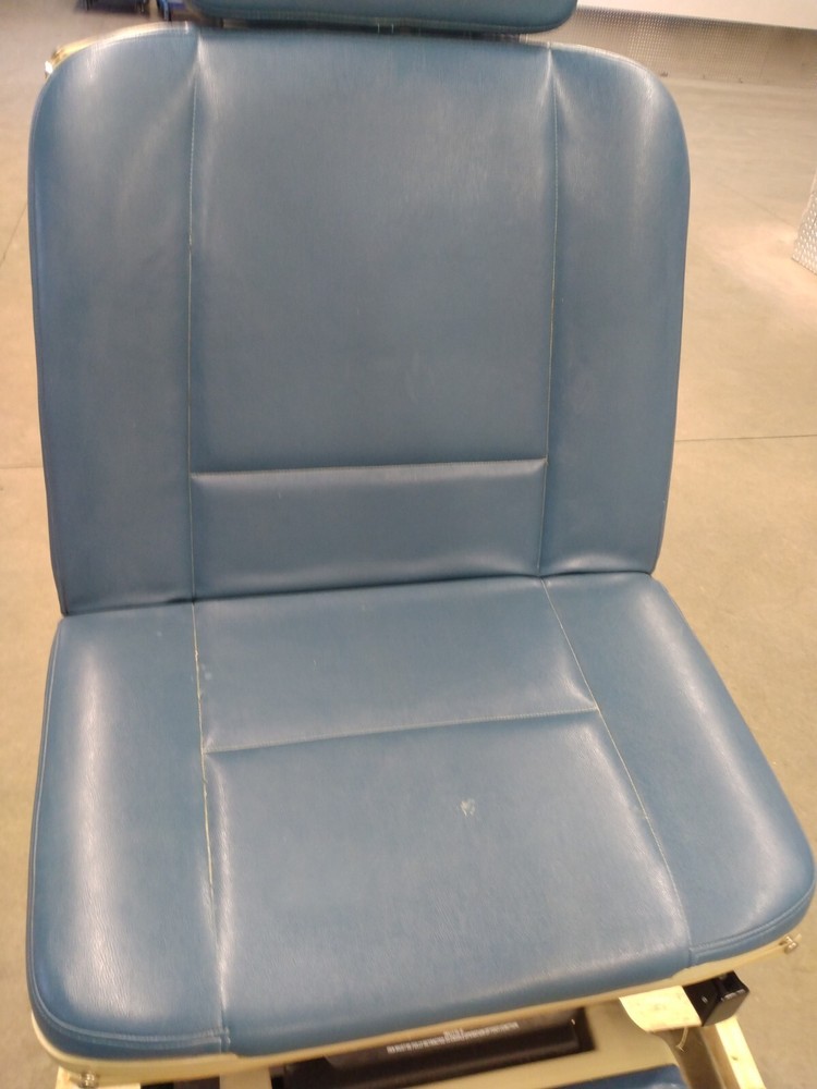 Midmark Power Procedure Table Model 411 with side controller