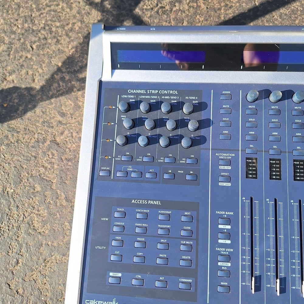Defective Roland Sonar Cakewalk V-Studio Console VS-700C Cake Walk