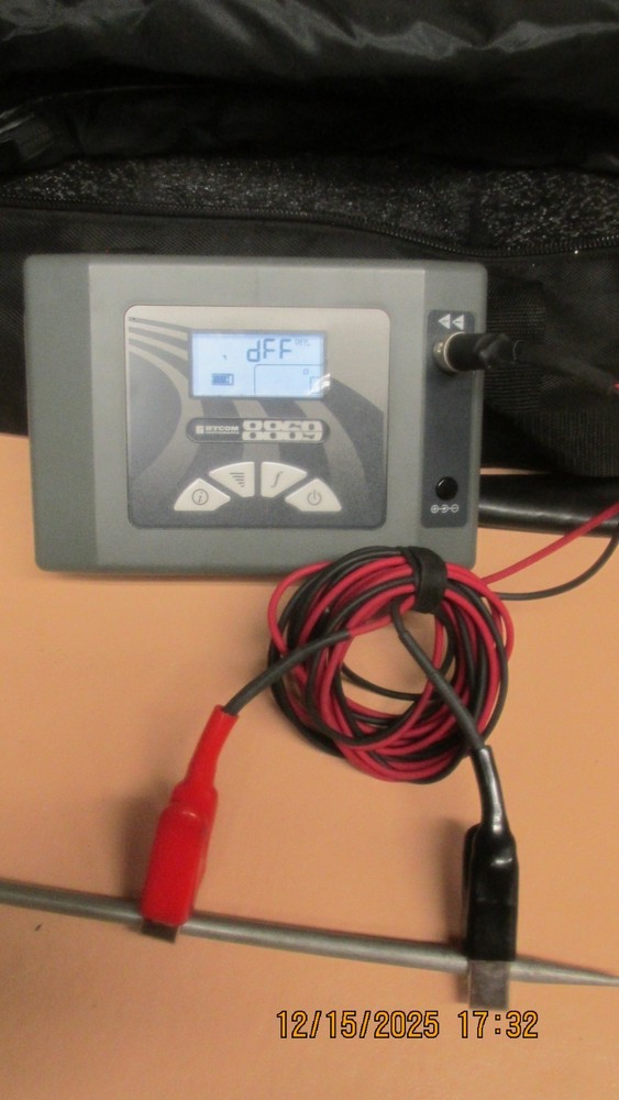 Rycom transmitter 8869 with leads and ground spike + case