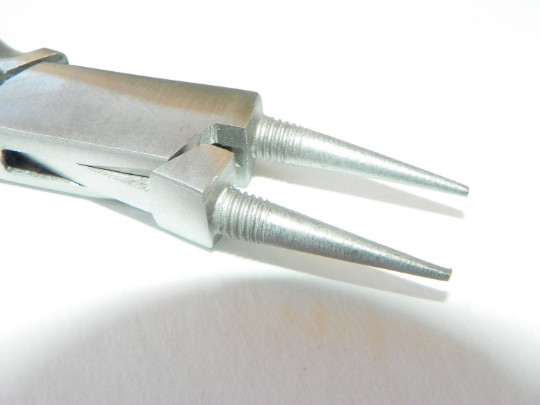 Nylon Jaw Round-Nose Pliers w/ Extra Tips