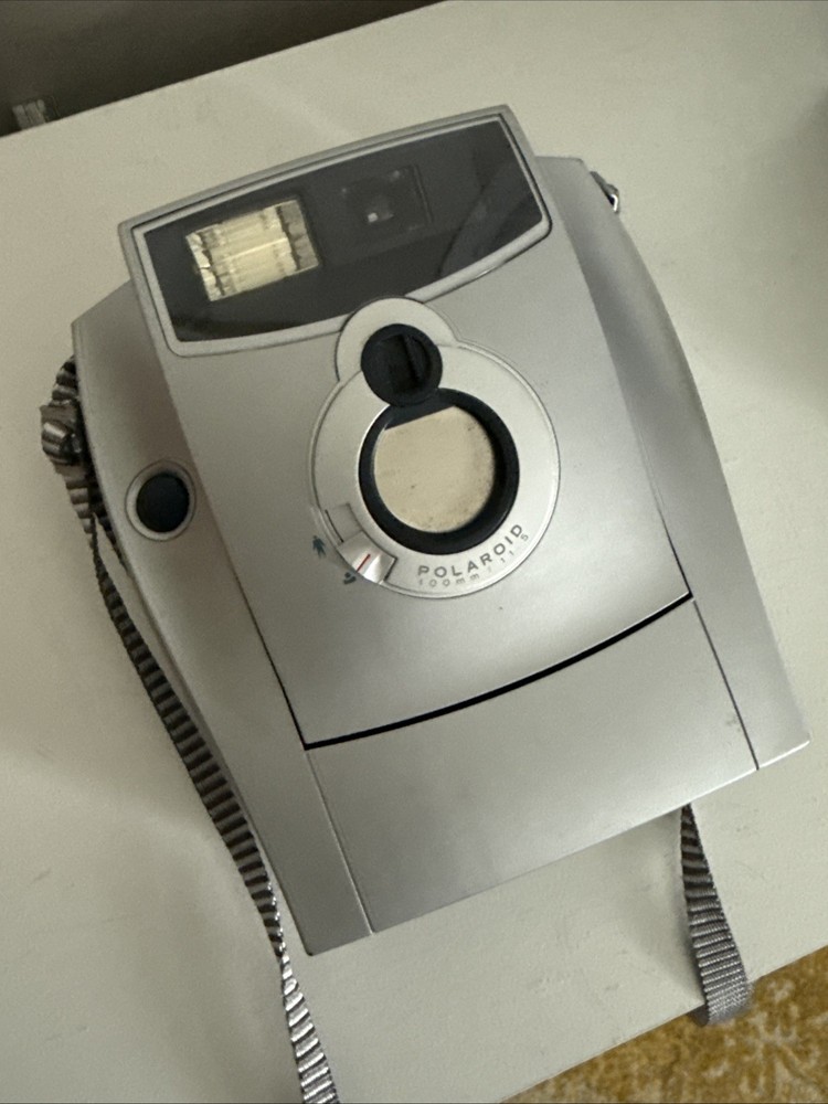 Vintage Polaroid 1200FF Camera UNTESTED