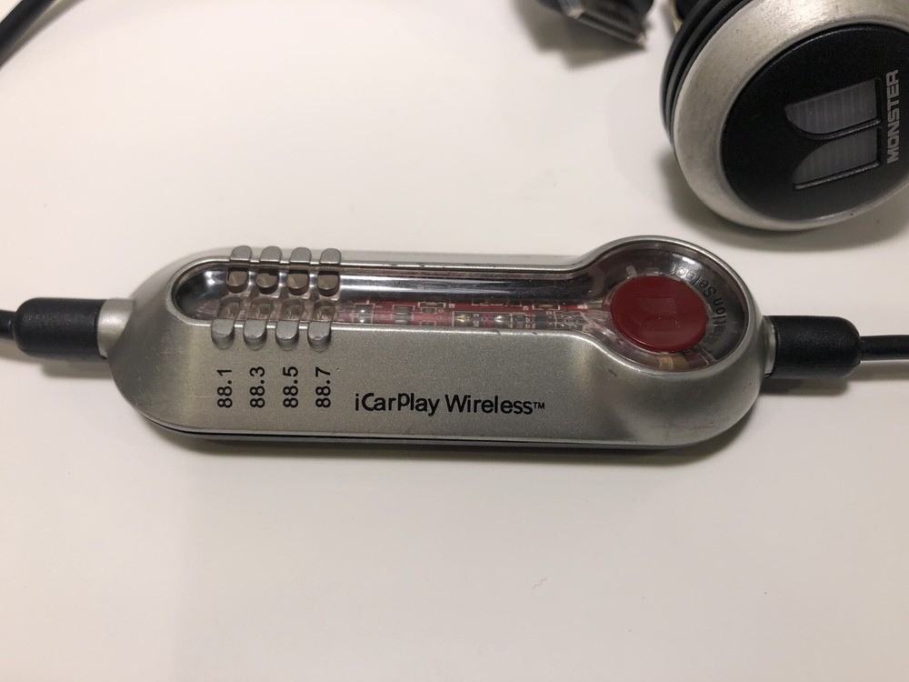 Monster Cable iCarPlay Wireless for iPod / iPhone 30-Pin