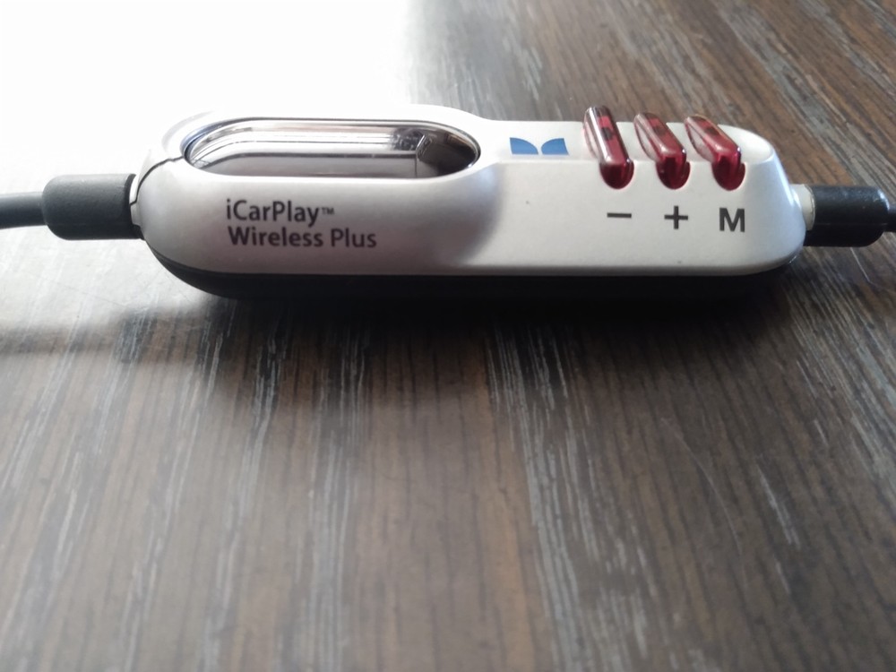 Monster iCarPlay Wireless Plus FM Transmitter, 30 Pin Charger for iPod / iPhone