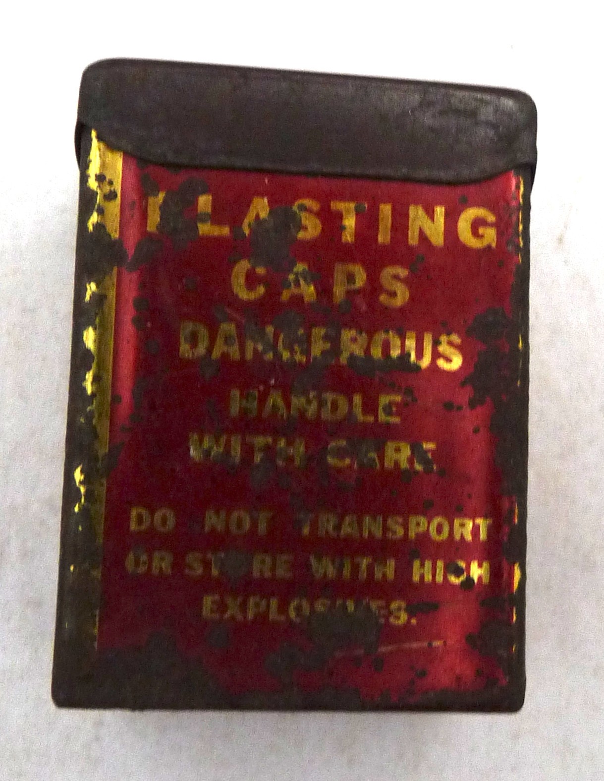 Antique Western Blasting Cap Tin No 6 red