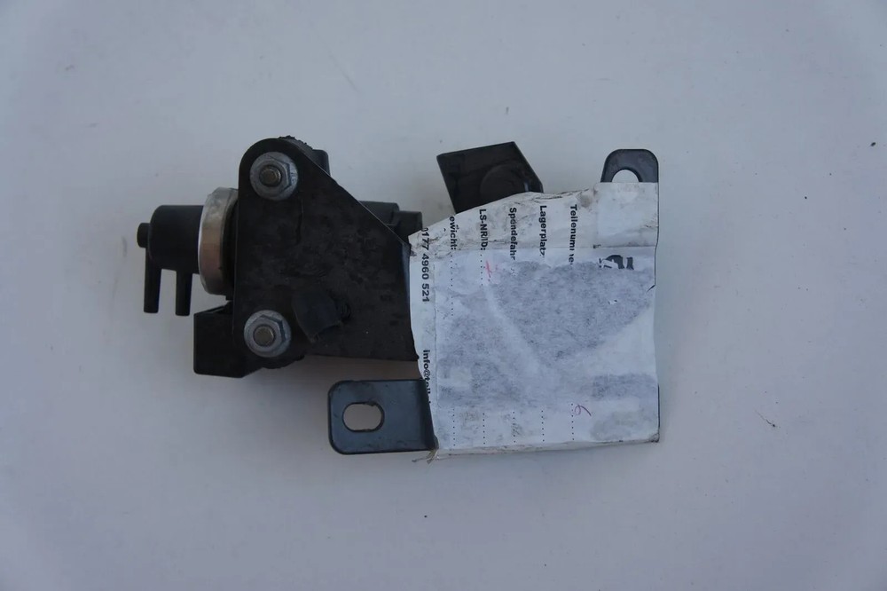 Genuine BMW E87 E46 E90 E91 E92 E93 E39 E60 Pressure Converter 11747796634