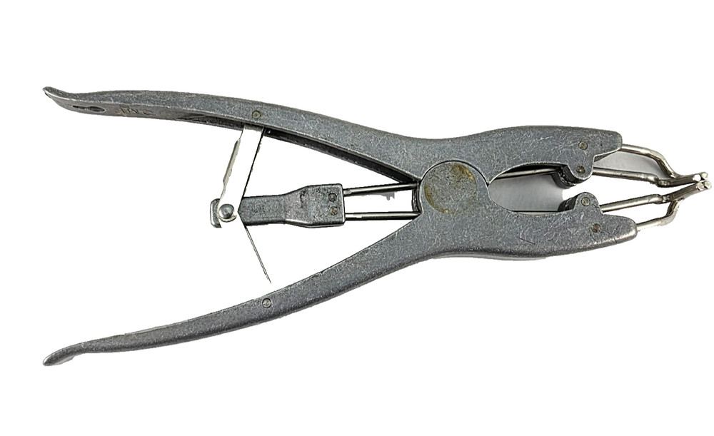 Casta-Ringer Pliers Applicator for Rubber Rings Castration Docking Dehorning