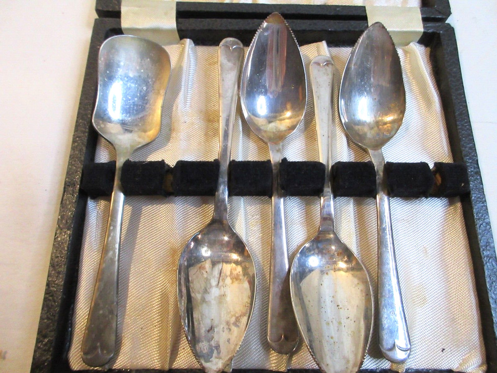 KENT SILVERSMITHS~SHEFFIELD ENGLAND~SILVERPLATED 4 GRAPEFRUIT SPOONS & SUGAR
