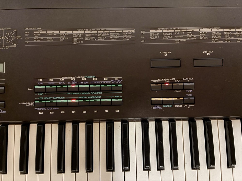 Yamaha DX5, digital programmable algorithm synthesizer, full set up