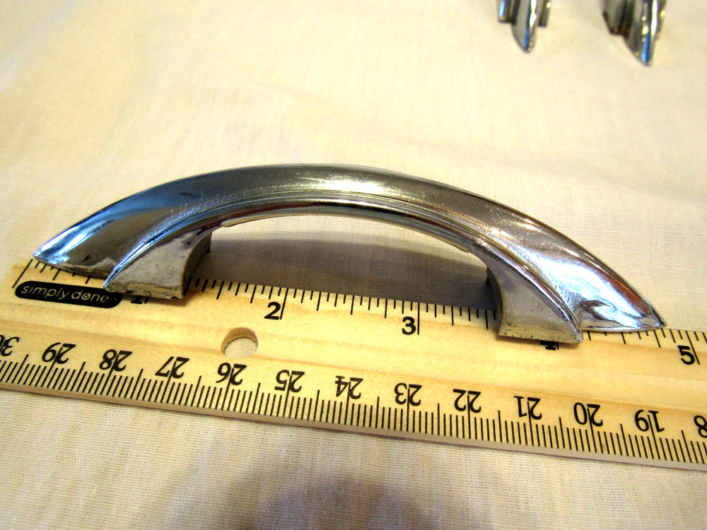 3 Vintage Chrome Drawer Pulls Stepped Sides Pointed Ends Cabinet Handle Amerock