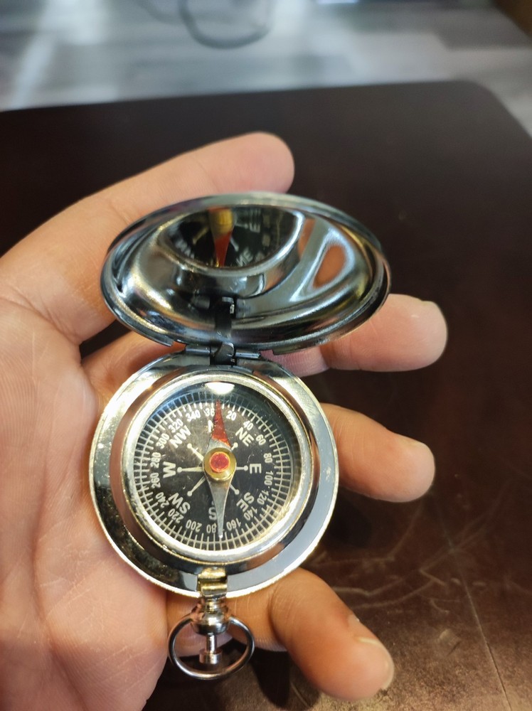 Vintage Style Silver Pocket Push Button steel Compass