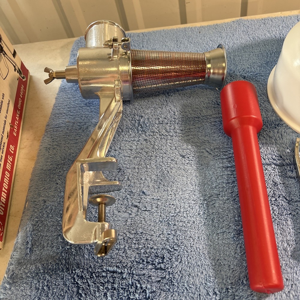 Vitantonia Victoria Strainer