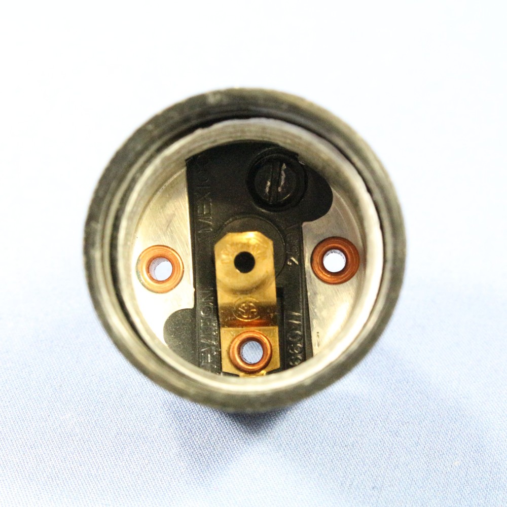 Leviton 3352-8 Black Phenolic Lampholder Light Socket Hickey E26 Medium Base