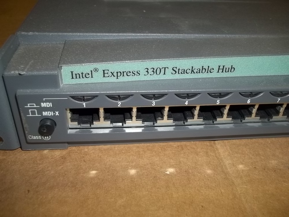 Intel Express 330T Stackable Hub 16-Port *FREE SHIPPING*