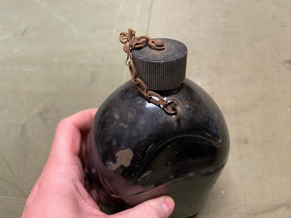ORIGINAL WWII US ARMY M1942 ENAMEL CANTEEN-DATED 1942