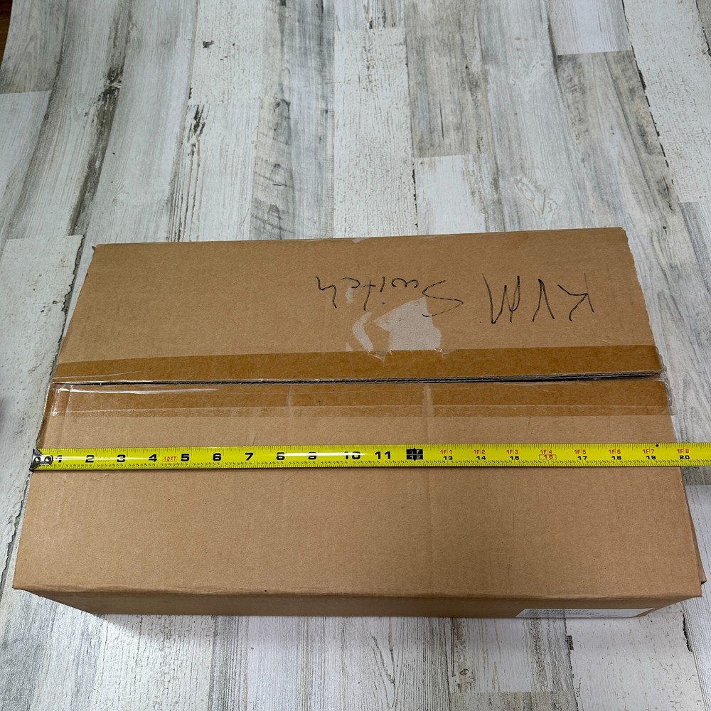 APC (AP5201) 8-Ports External KVM switch PS/2 stackable