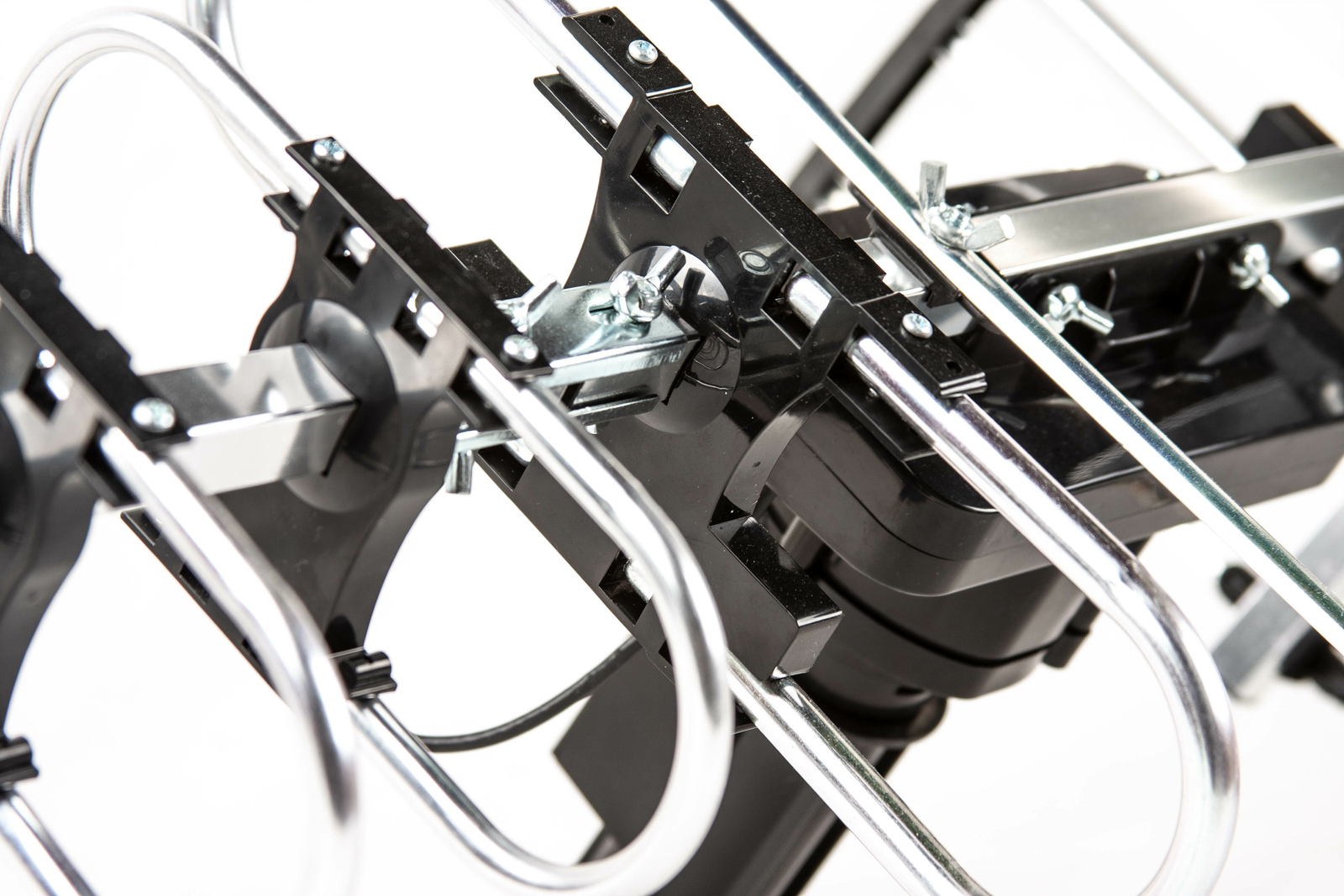 HDTV Outdoor Antenna 200 Mile 360° Rotation UHF/VHF/FM Radio with Remote Control