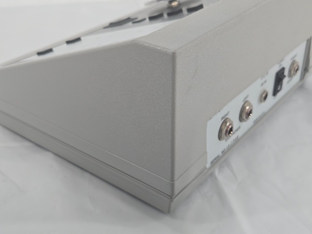 Qualitone Portable Audiometer Testing Equipment AS 90