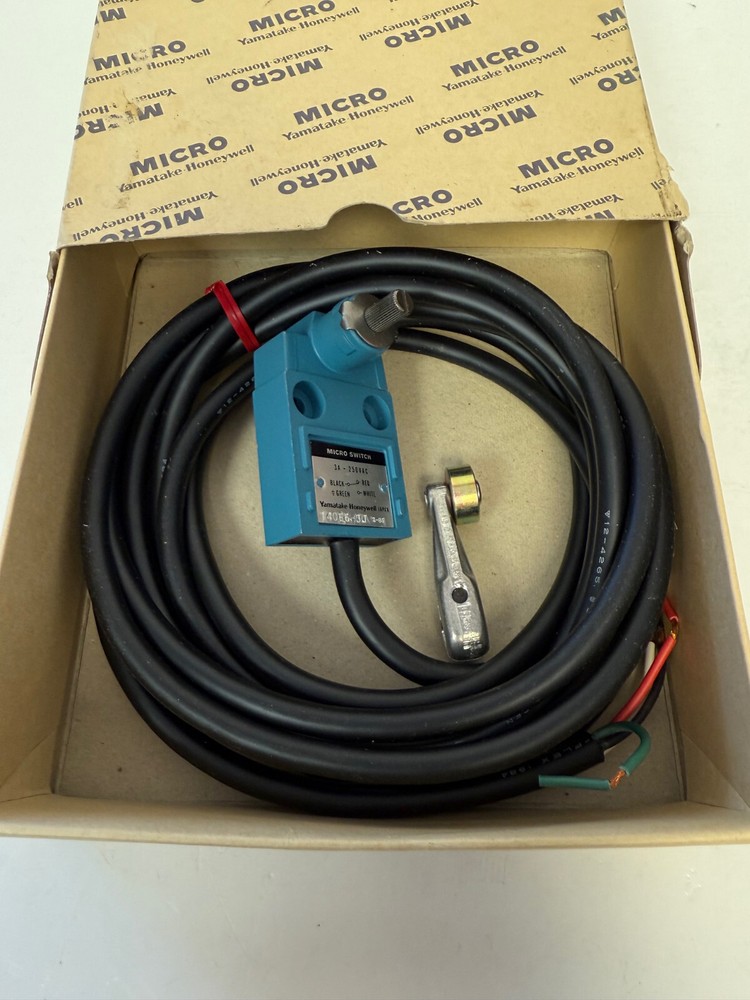 MICRO YAMATAKE HONEYWELL 14CE6-3T MICRO SWITCH NEW OPEN BOX