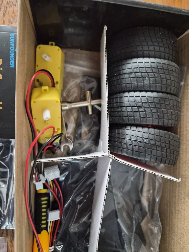 Sun Founder Smart Video Car Kit Version 2.0 for Raspberry Pi NEW COMPLETE
