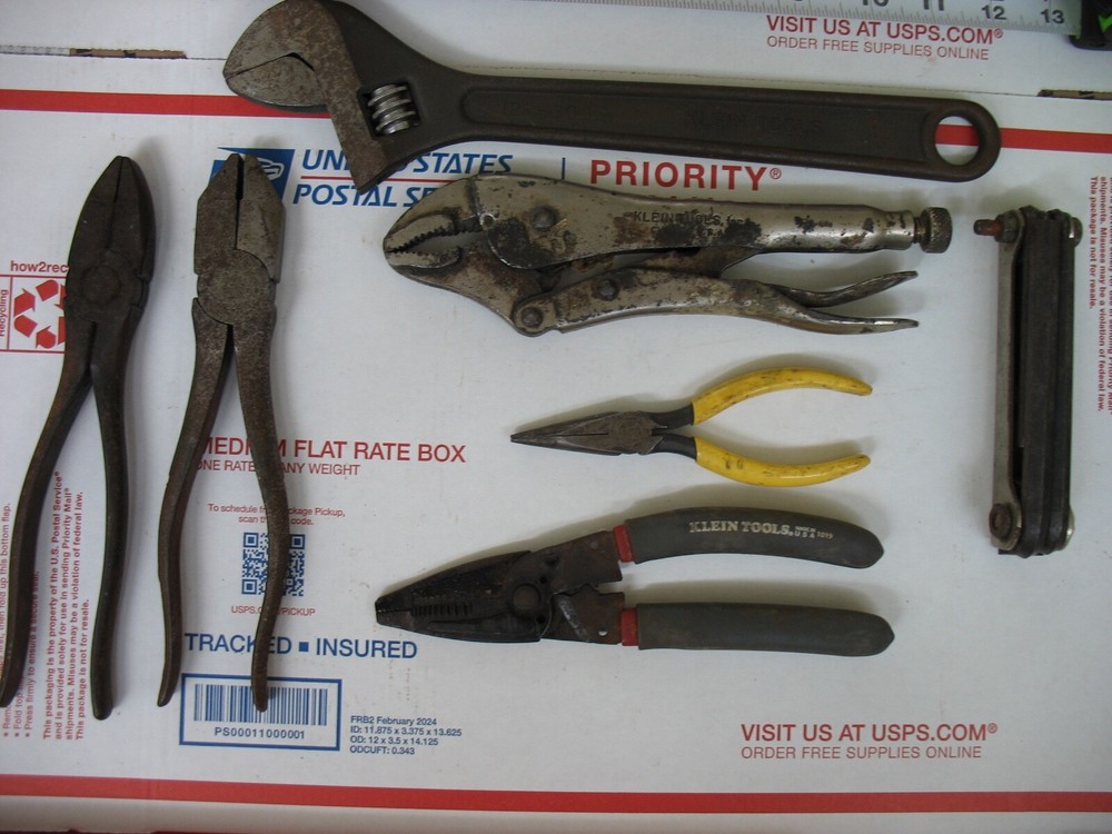 KLEIN TOOL LOT: 37-PCS. USED, VALUE:$????? WE ADD TOOLS DAILY!