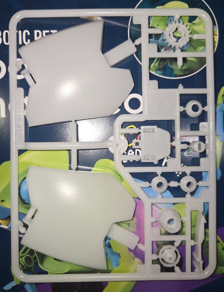 Thames & Kosmos Color-Sensing Robotic Pet Chameleon Robot Coding STEM Kit