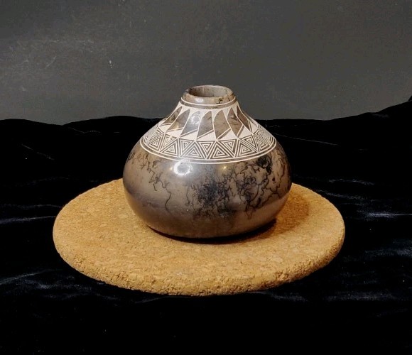 Vintage Signed Veronica Louis Acoma Pueblo Native American Pottery Vase 3.5"X4"