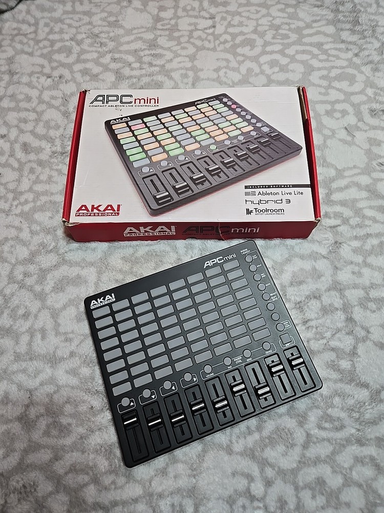 AKAI PROFESSIONAL mini Multifunctional Compact Ableton Live Controller Hybrid 3